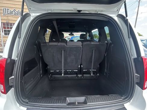 Used 2019 Dodge Grand Caravan SE FWD image 21
