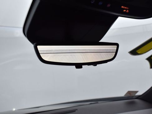 Used 2021 Cadillac Escalade Premium Luxury image 22