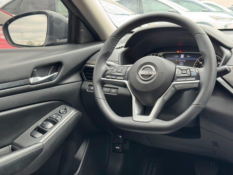 Used 2024 Nissan Altima 2.5 SV w/ SV Premium Package FWD image 12