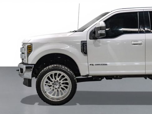 Used 2019 Ford F250 Lariat w/ Lariat Value Package AWD/4WD image 10