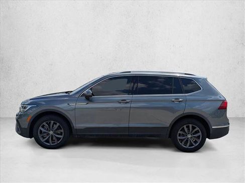 Used 2022 Volkswagen Tiguan SE image 9