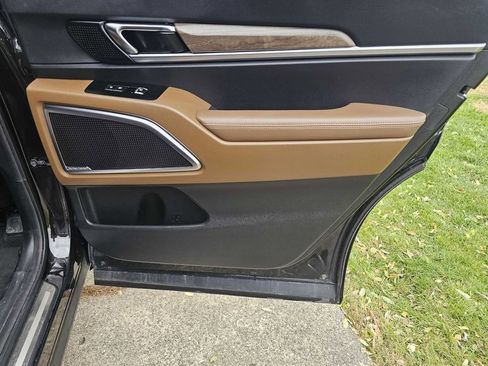 Used 2020 Kia Telluride SX w/ SX Prestige Package image 14