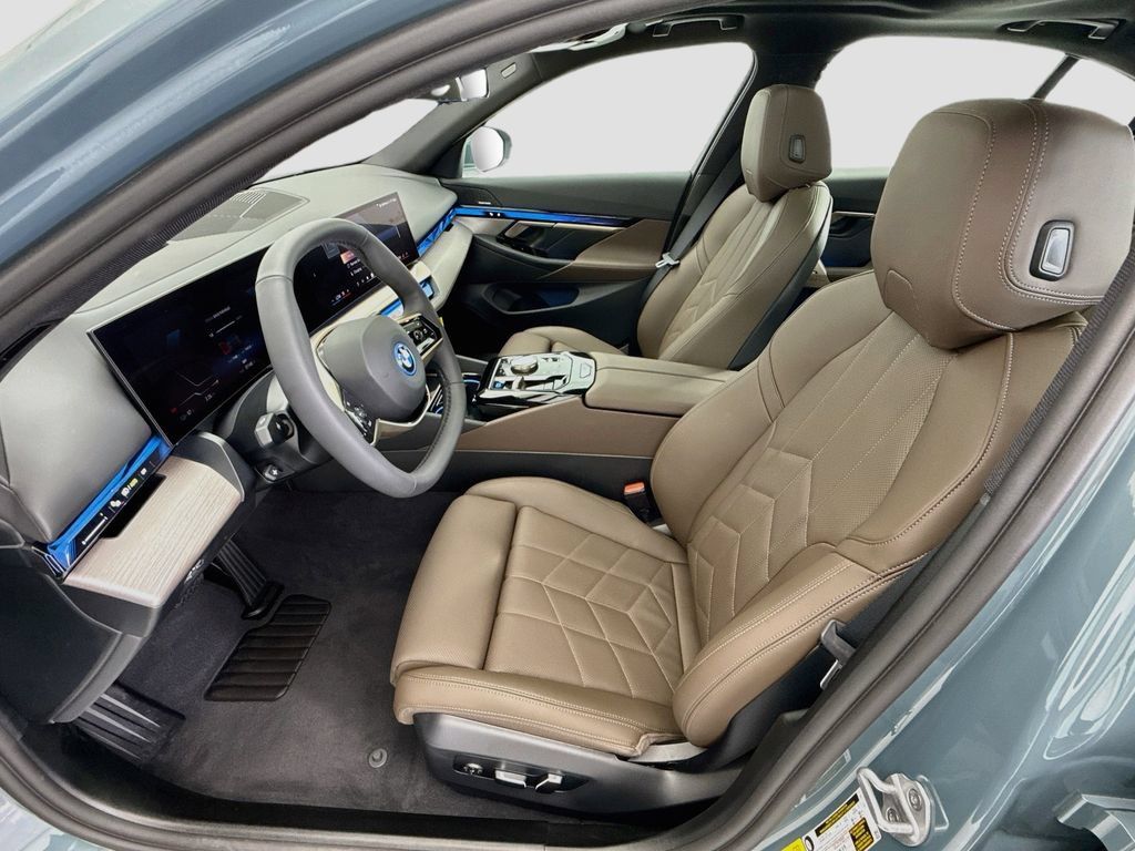 Used 2026 BMW i5 eDrive40 w/ Premium Package AWD/4WD image 18