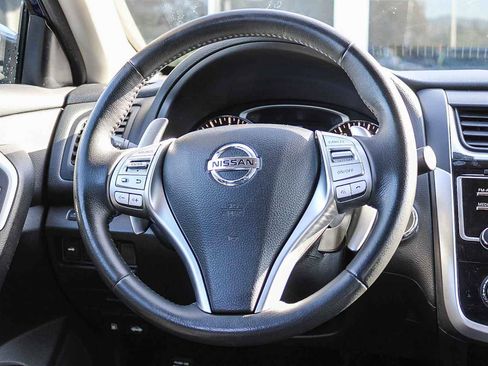 Used 2018 Nissan Altima 2.5 SR FWD image 14