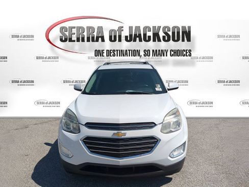 Used 2017 Chevrolet Equinox LT w/ Convenience Package image 3