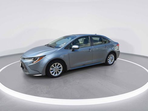 Used 2020 Toyota Corolla LE w/ LE Premium Package image 4