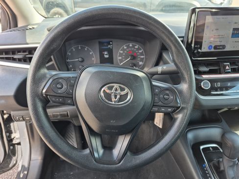 Used 2025 Toyota Corolla LE FWD image 9