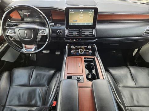 Used 2021 Lincoln Navigator Reserve w/ Luxury Package image 9