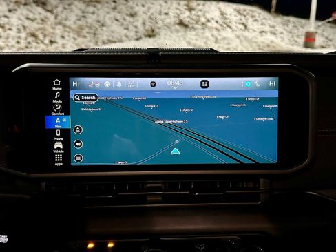 Used 2024 Jeep Wrangler Unlimited Rubicon w/ Capability Package image 31