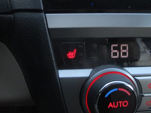 Used 2015 Subaru Outback 2.5i Limited image 9