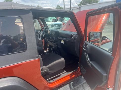 Used 2014 Jeep Wrangler Sport AWD/4WD image 17