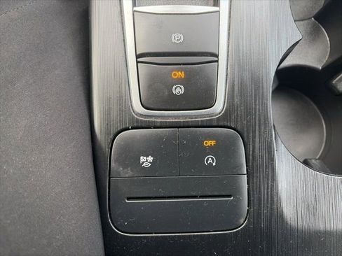 Used 2022 Ford Escape SE image 22