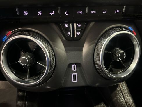 Certified 2021 Chevrolet Blazer Premier w/ Driver Confidence II Package AWD/4WD image 16