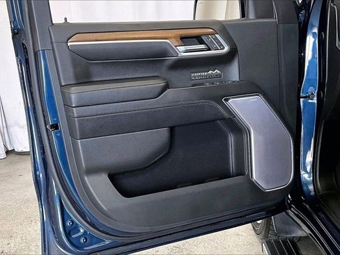 Used 2022 Chevrolet Silverado 1500 High Country w/ High Country Premium Package image 25