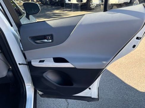 Used 2021 Toyota Venza Limited image 23