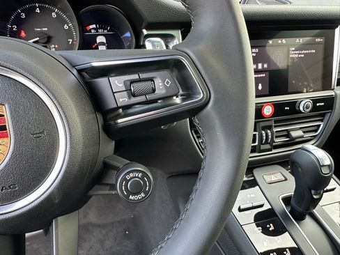 Used 2026 Porsche Macan AWD/4WD image 16