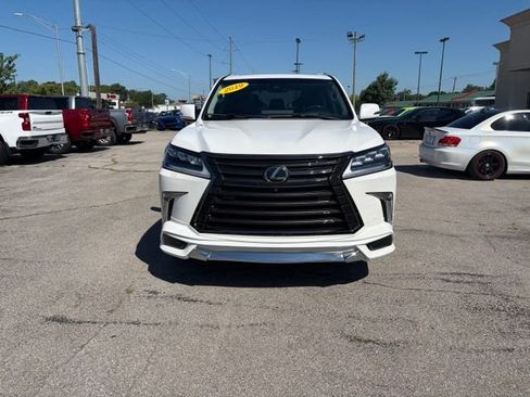 Used 2019 Lexus LX 570 4WD w/ Luxury Package image 3