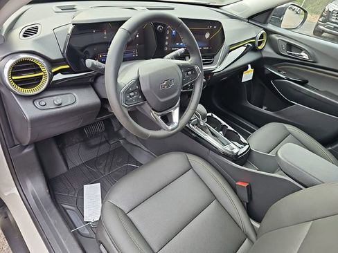 New 2026 Chevrolet Trax ACTIV w/ Sunroof Package FWD image 11