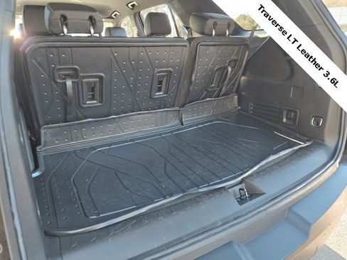 Used 2022 Chevrolet Traverse LT w/ LT Premium Package image 10