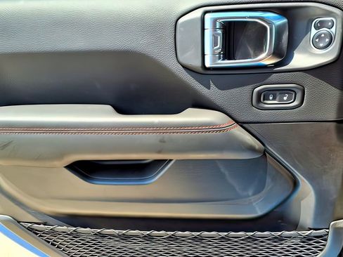 New 2025 Jeep Wrangler Unlimited Rubicon w/ Technology Group image 21