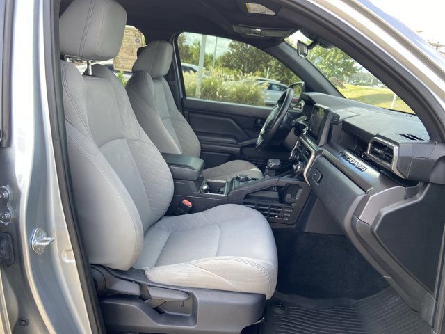 Used 2025 Toyota Tacoma SR5 AWD/4WD image 20