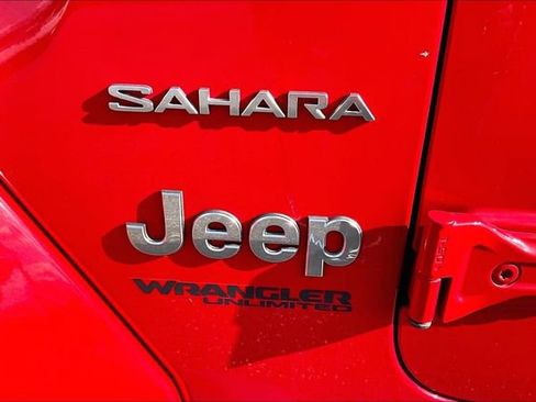Used 2021 Jeep Wrangler Unlimited Sahara AWD/4WD image 24