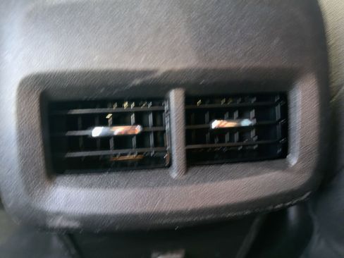 Used 2018 Chevrolet Equinox LS image 28