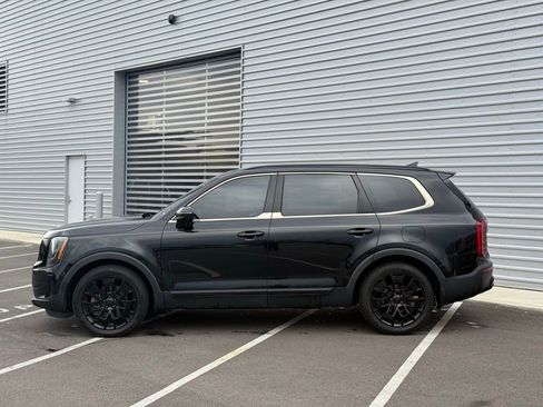 Used 2021 Kia Telluride SX w/ Nightfall Edition Package image 17