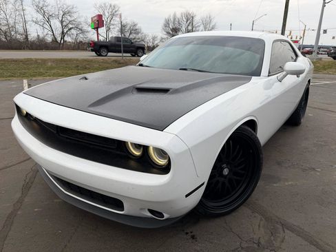 Used 2017 Dodge Challenger SXT image 52