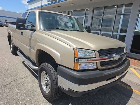 Used 2004 Chevrolet Silverado 2500 LS w/ Skid Plate Package image 1
