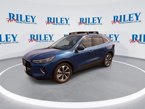 Certified 2023 Ford Escape Platinum AWD/4WD image 4
