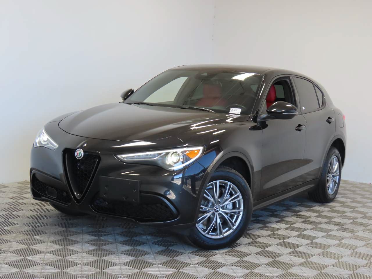 Used 2023 Alfa Romeo Stelvio Sprint RWD image 1