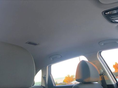 Used 2019 Kia Sorento LX w/ LX Convenience Package image 13