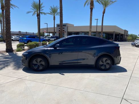 Used 2026 Tesla Model Y Long Range AWD/4WD image 4
