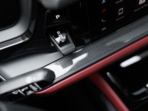 Certified 2026 Porsche Cayenne GTS AWD/4WD image 22