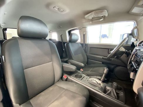 Used 2008 Toyota FJ Cruiser Base image 25