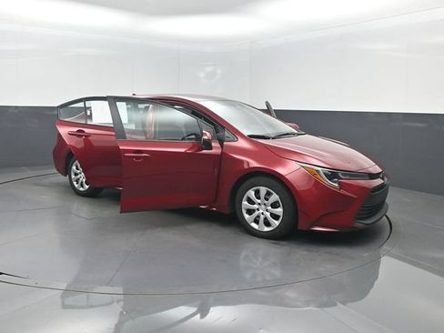 Used 2024 Toyota Corolla LE FWD image 33