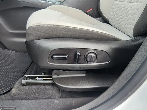 Used 2021 Chevrolet Equinox LS w/ LS Convenience Package image 25