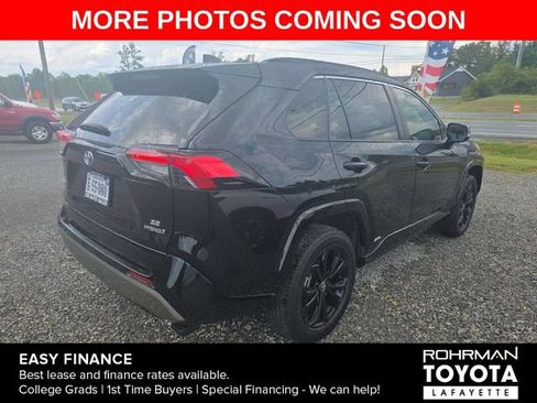 Used 2022 Toyota RAV4 SE w/ SE Grade Weather Package AWD/4WD image 3