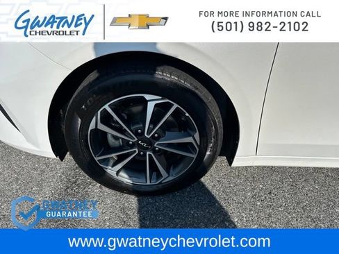 Used 2023 Kia Forte LXS FWD image 9