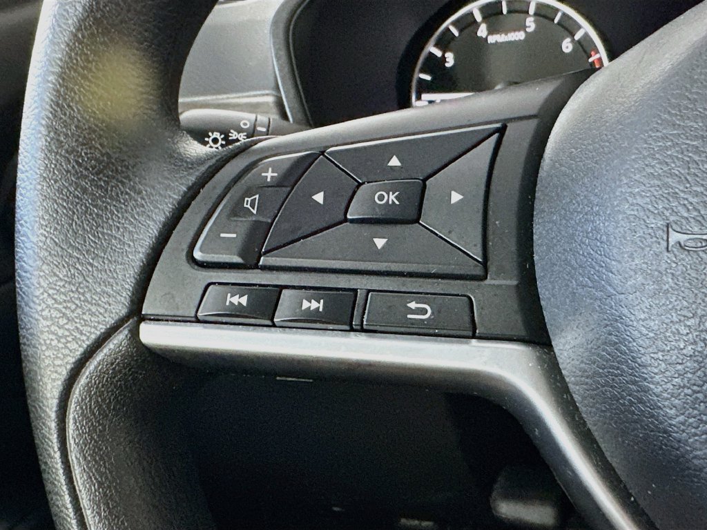 Used 2025 Nissan Altima 2.5 SV FWD image 25