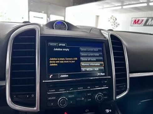 Used 2016 Porsche Cayenne S AWD/4WD image 21