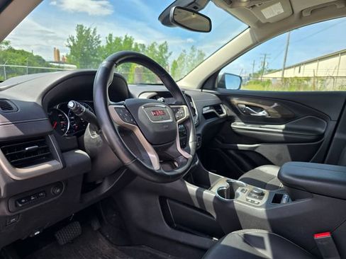 Used 2023 GMC Terrain Denali w/ Denali Premium Package AWD/4WD image 12