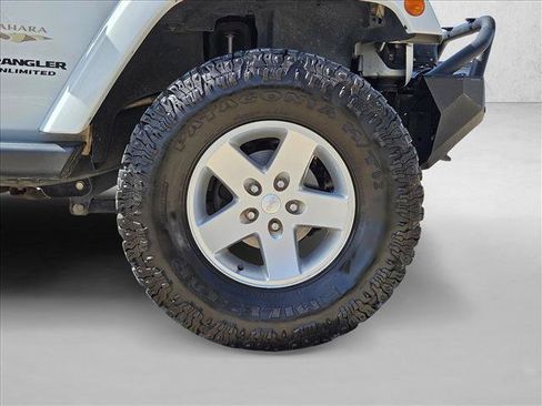 Used 2015 Jeep Wrangler Unlimited Sahara w/ Connectivity Group AWD/4WD image 22