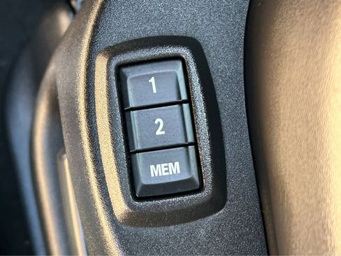 Used 2014 Cadillac SRX Luxury FWD image 16