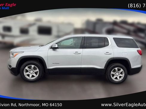 Used 2017 GMC Acadia SLE FWD image 2