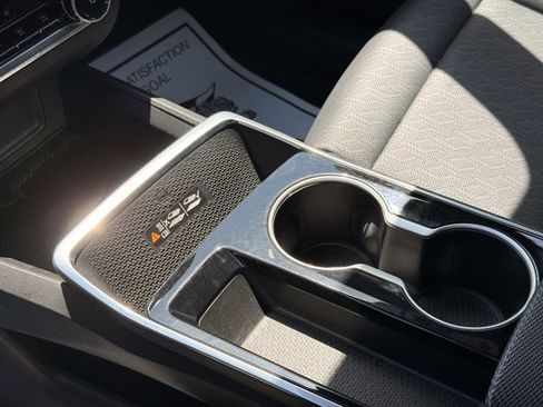 Used 2025 Chevrolet Equinox LT w/ Convenience Package II image 21