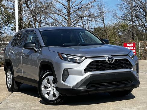 Used 2025 Toyota RAV4 LE image 2