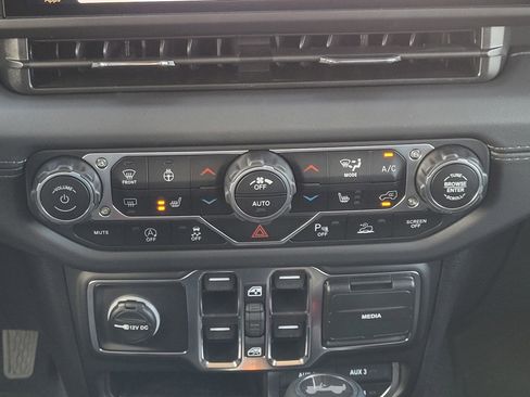 New 2025 Jeep Wrangler Sahara image 17