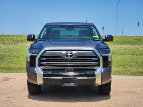 Used 2024 Toyota Tundra Limited AWD/4WD image 6